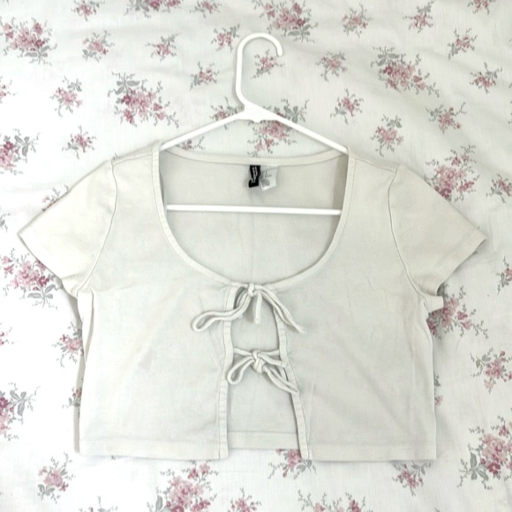 Crop-top with bows🤍